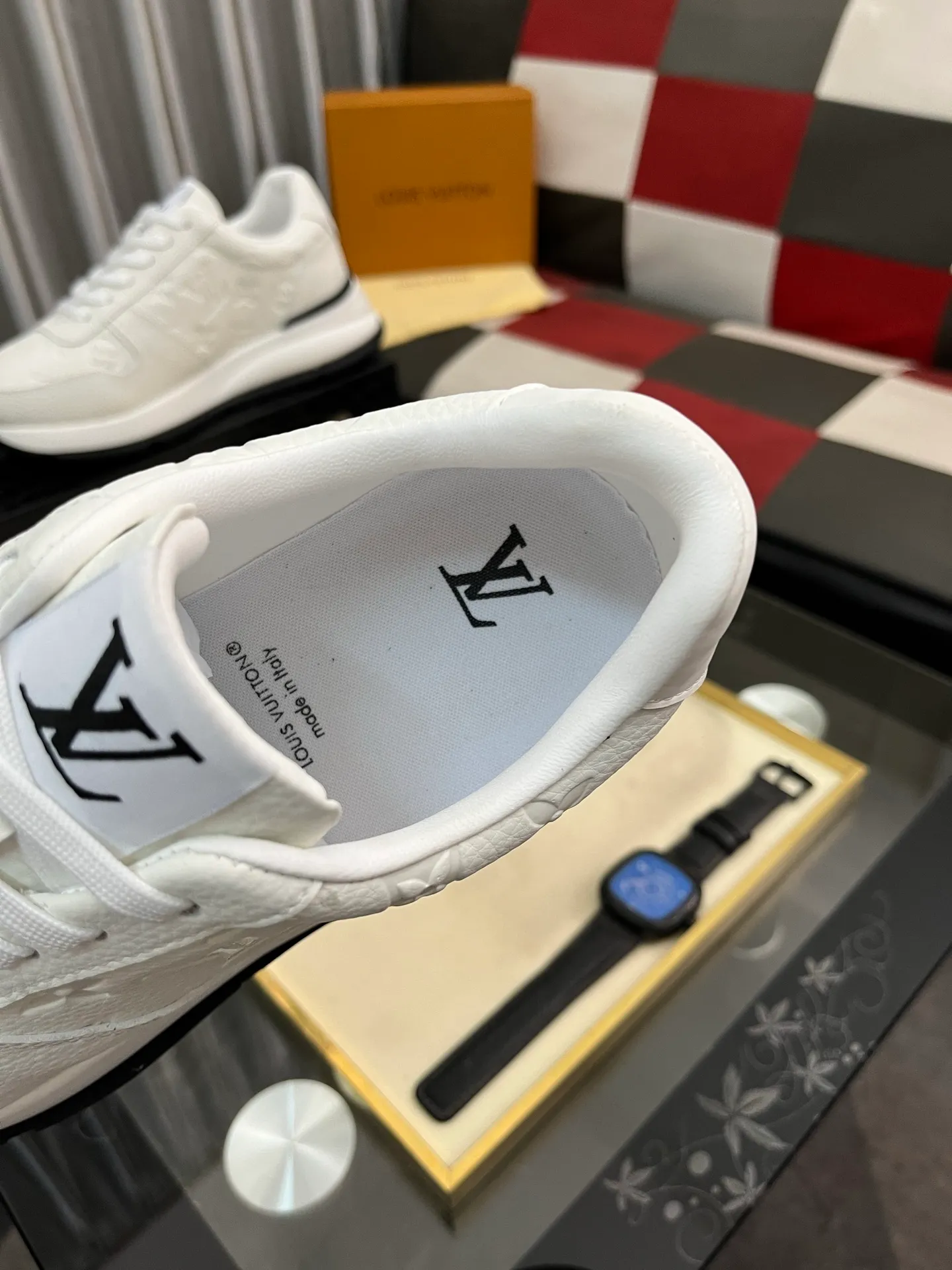 Men's men's shoes💰458⌚️⌚️ Loui* Vuitto* - Louis ** donkey's new color men's trainer sneakers, this LV Trainer sneaker is made of calfskin and breathable mesh, showing pure colors, the #54 logo on the back traces the brand's birth in 1854, the designer's handwritten brand logo embellishes one side, virgil Designed by abloh himself, it is a very commemorative sneaker. The new lv Louis Vuitton loui* vuitto* trainer sneaker low casual sports culture versatile basketball sneaker. Size: 38-443️⃣Colors available